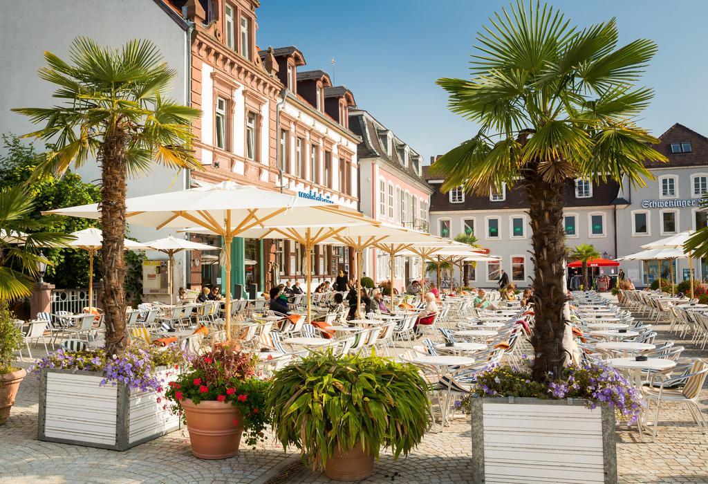 Gaestehaus Am Schloss Schwetzingen Bagian luar foto